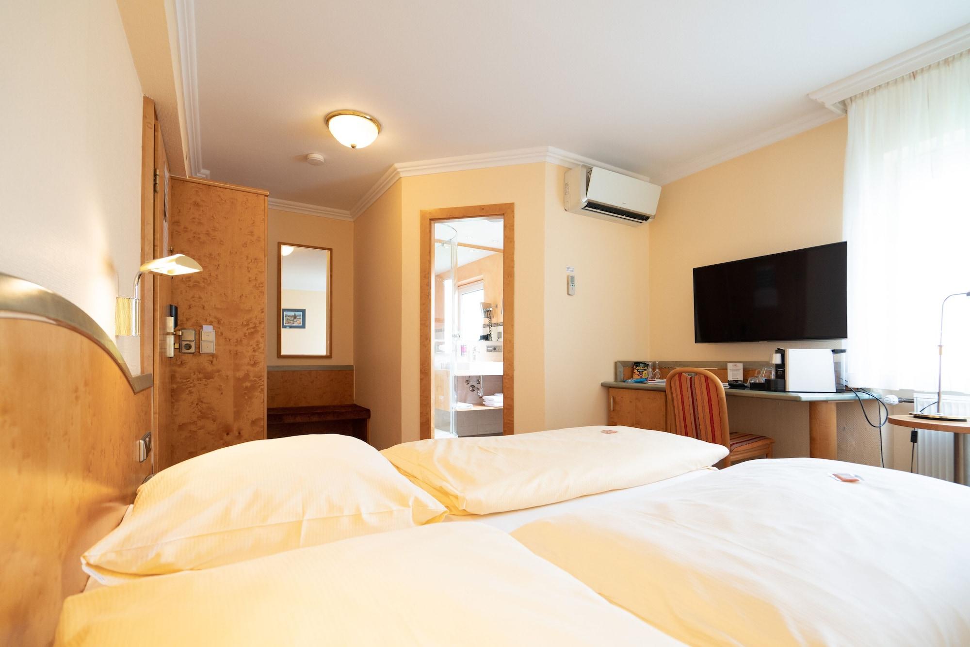 Hotel Adler - Paulas Alb Эинген Экстерьер фото