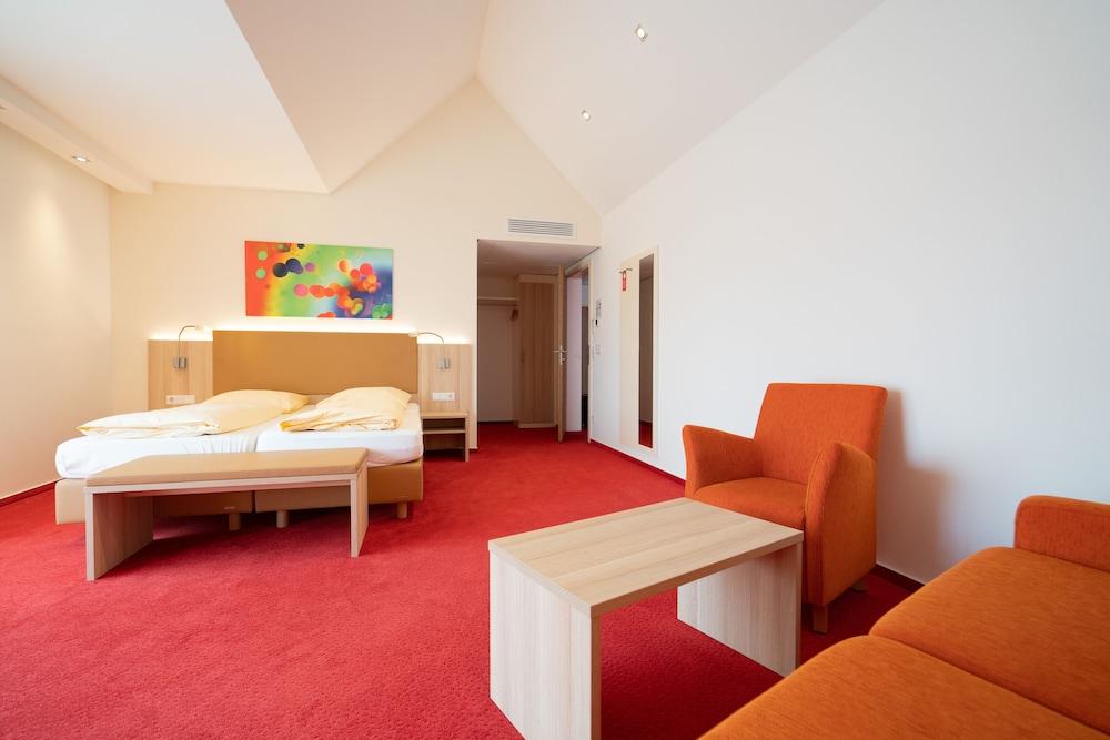 Hotel Adler - Paulas Alb Эинген Экстерьер фото