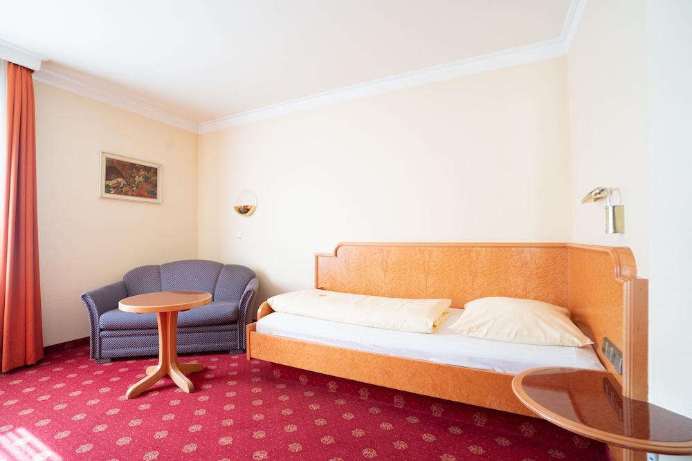 Hotel Adler - Paulas Alb Эинген Экстерьер фото