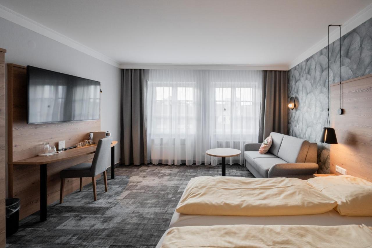 Hotel Adler - Paulas Alb Эинген Экстерьер фото