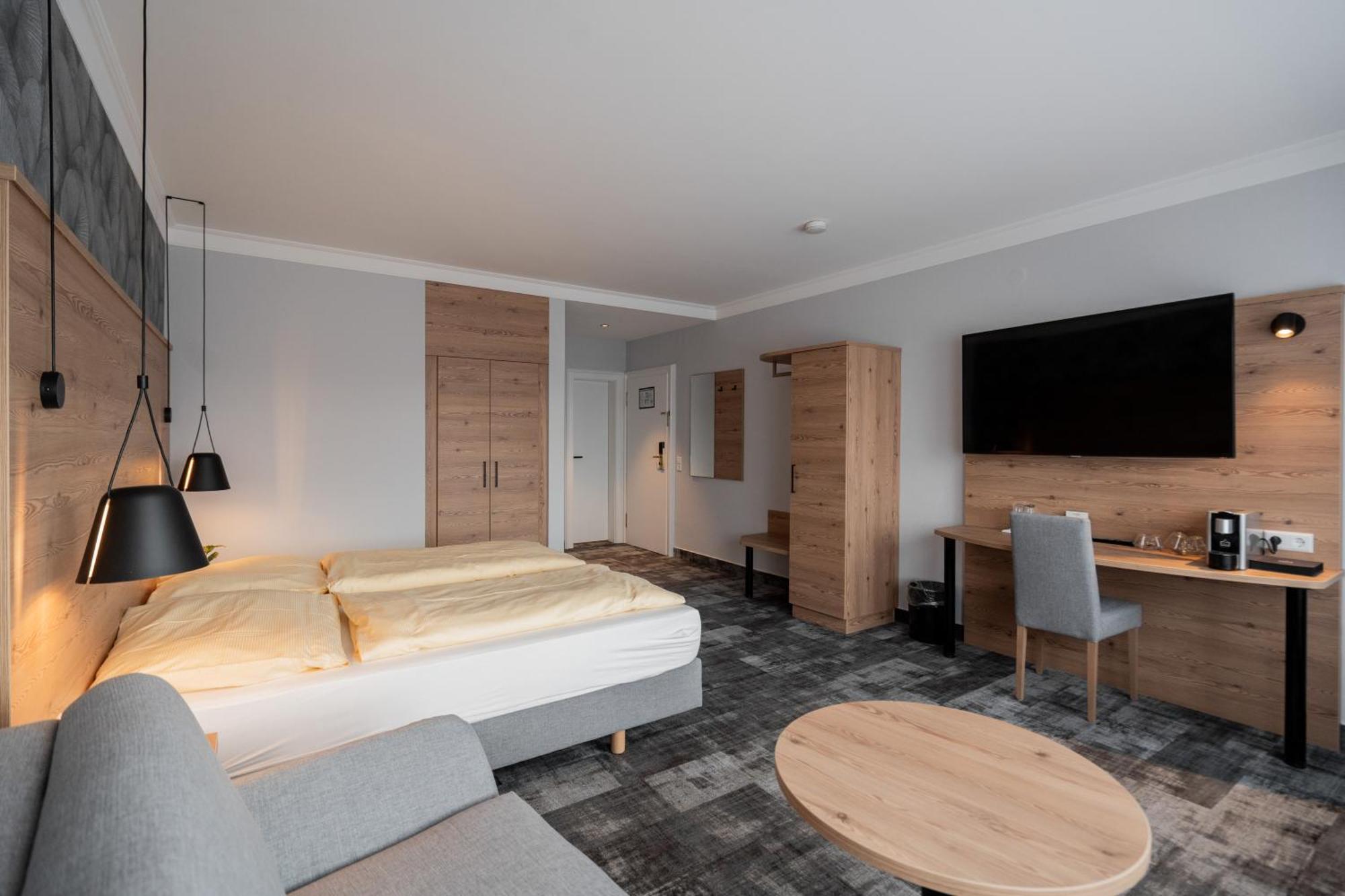 Hotel Adler - Paulas Alb Эинген Экстерьер фото