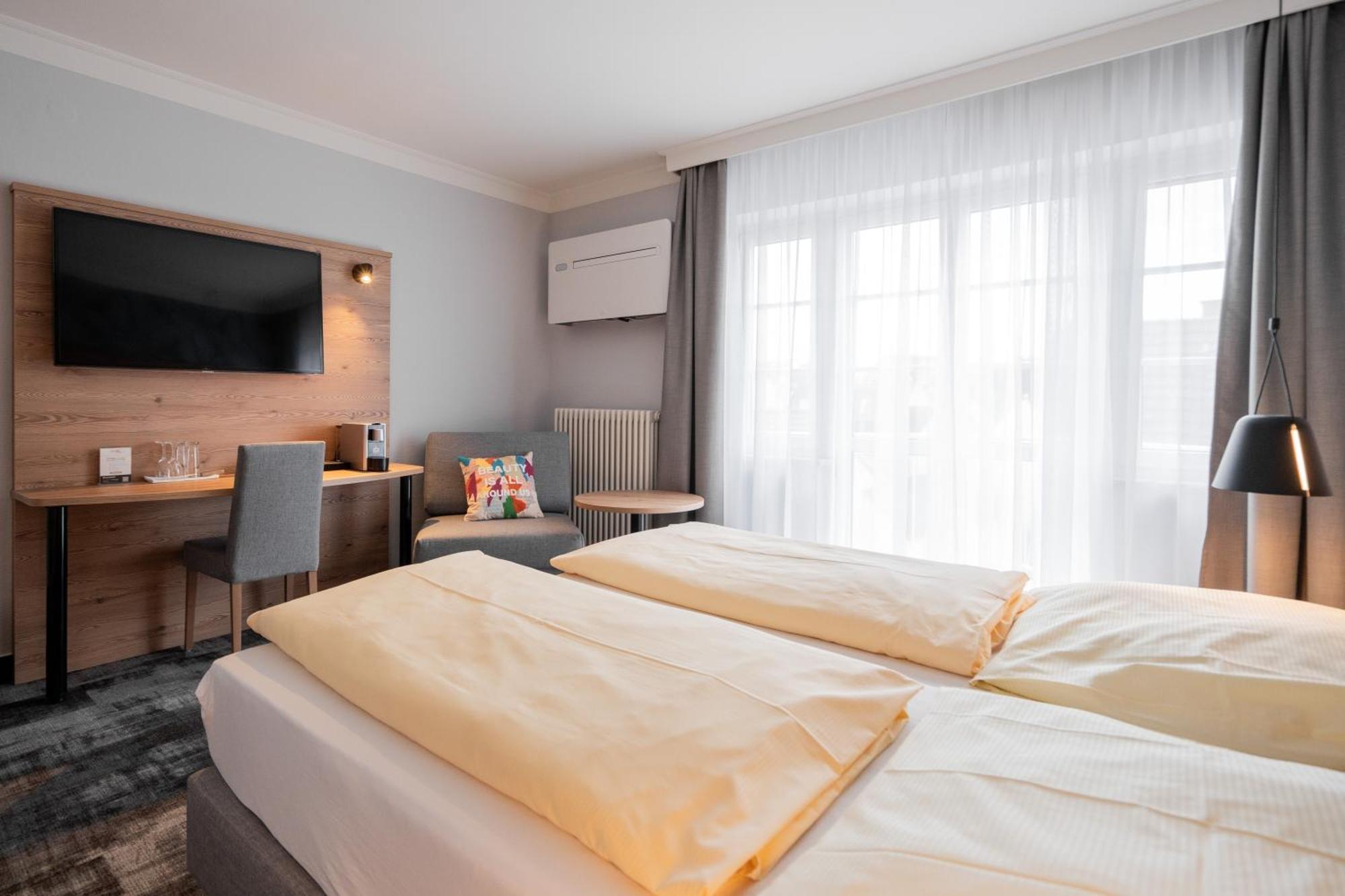 Hotel Adler - Paulas Alb Эинген Экстерьер фото