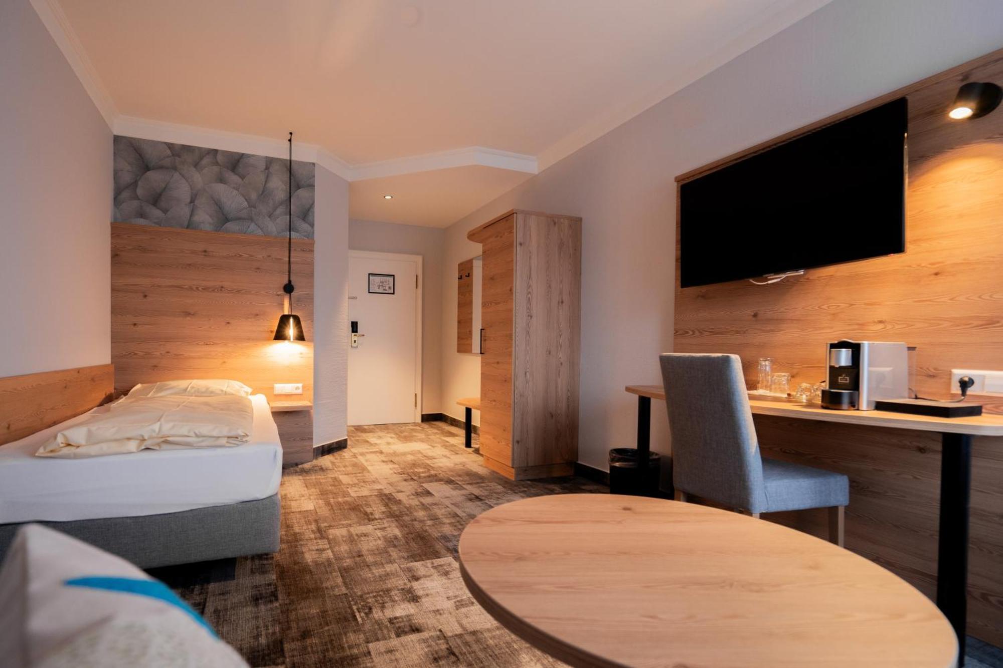 Hotel Adler - Paulas Alb Эинген Номер фото